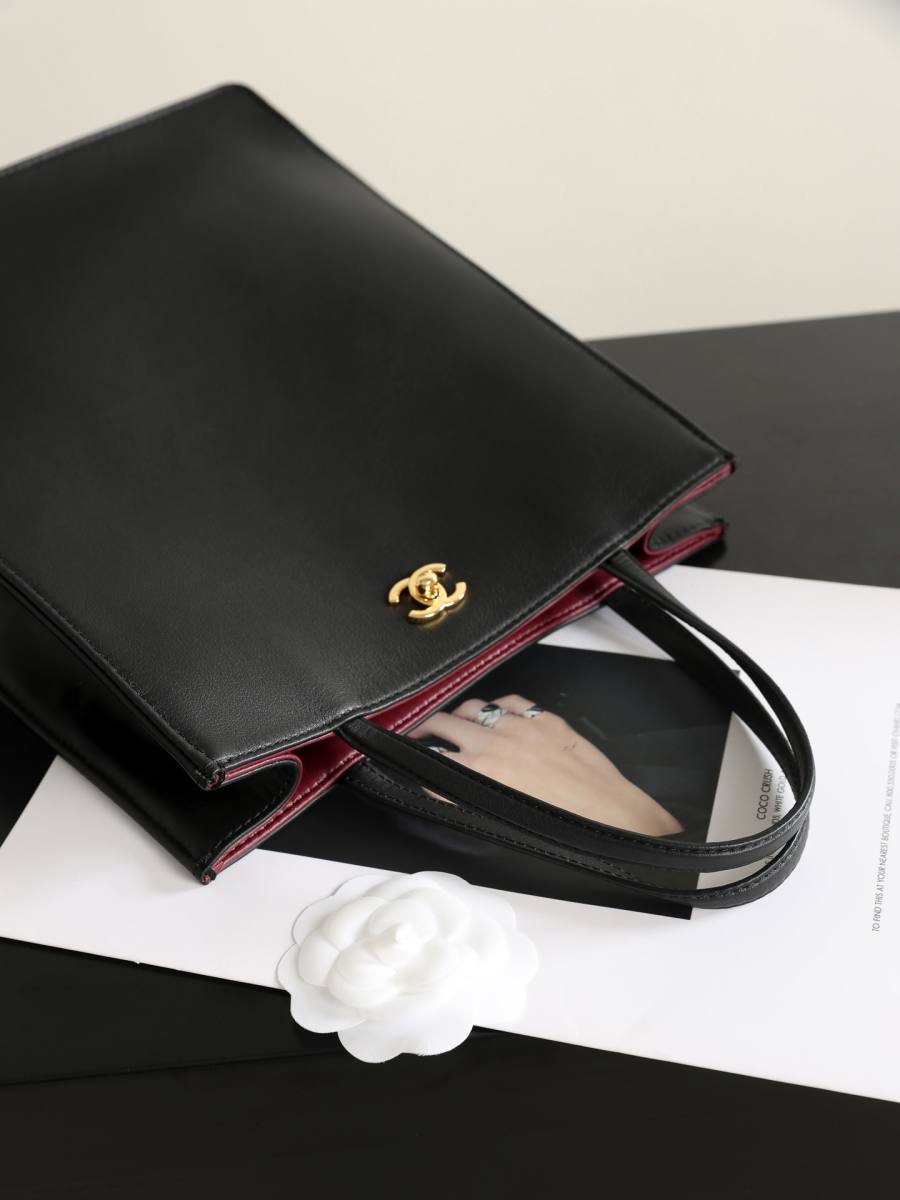 Chanel Tote 33 x 26 x 12 84D2