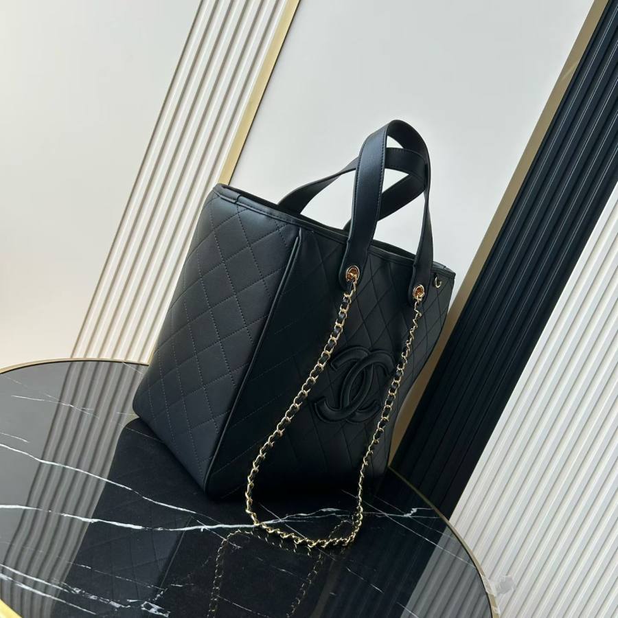 Chanel Tote 35 x 37 x 7 24F2