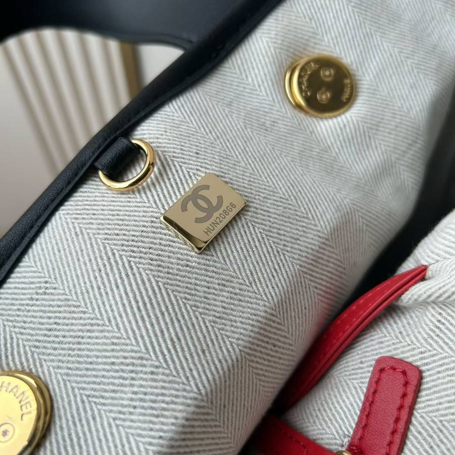 Chanel Tote 35 x 37 x 7 24F2