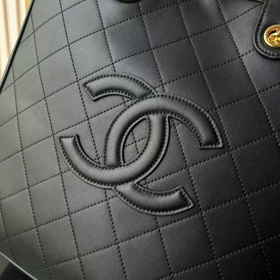 Chanel Tote 35 x 37 x 7 24F2