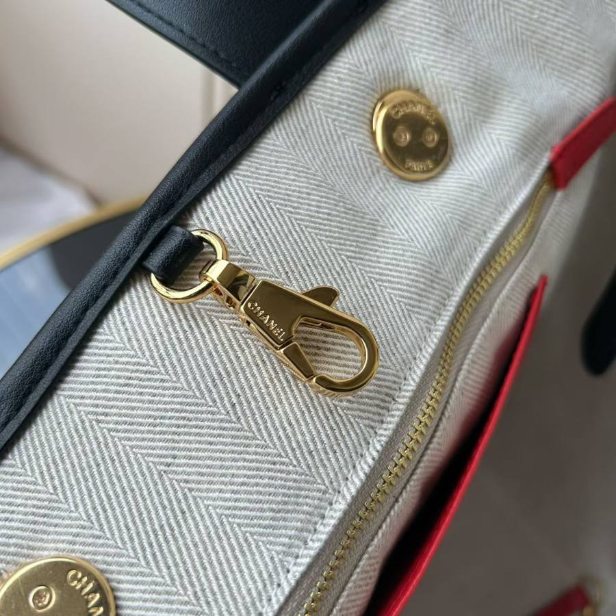 Chanel Tote 35 x 37 x 7 24F2