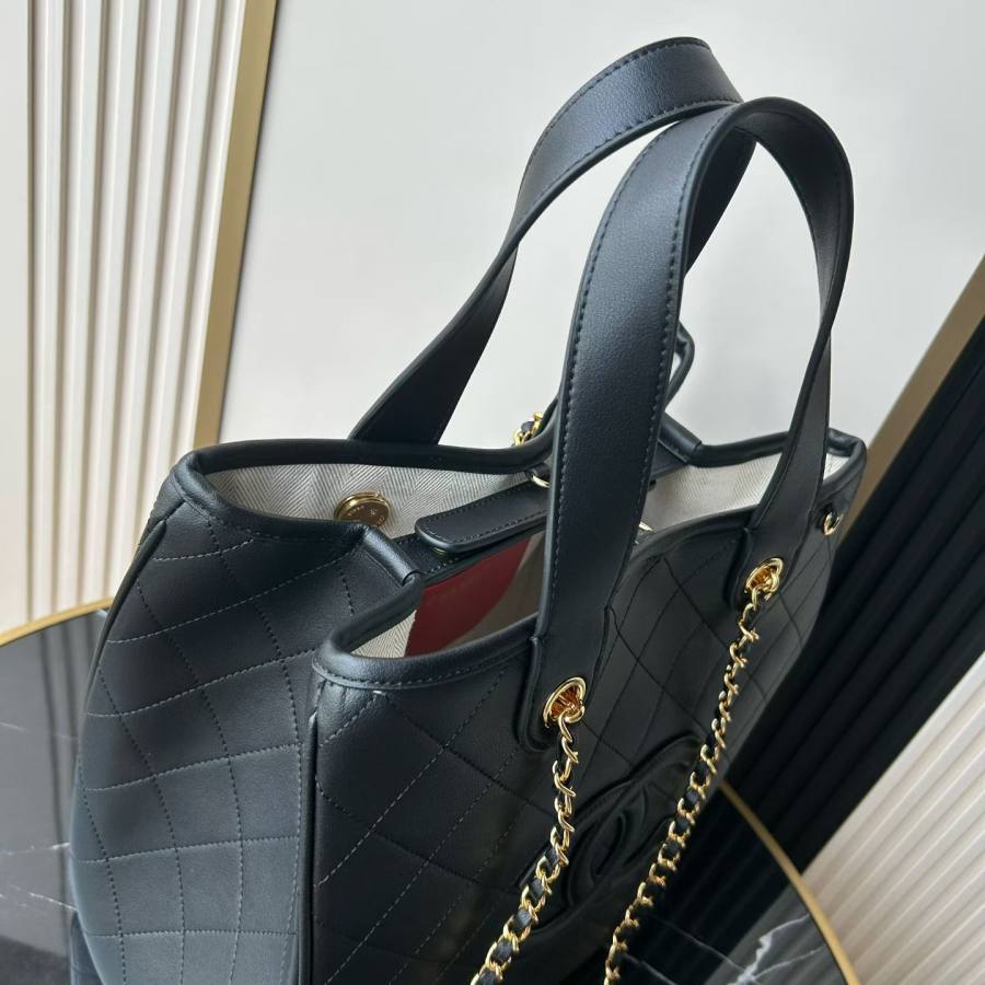 Chanel Tote 35 x 37 x 7 24F2