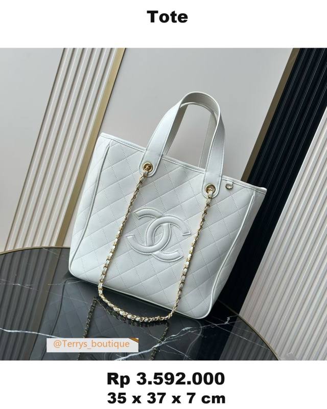 Chanel Tote 35 x 37 x 7 A9F6