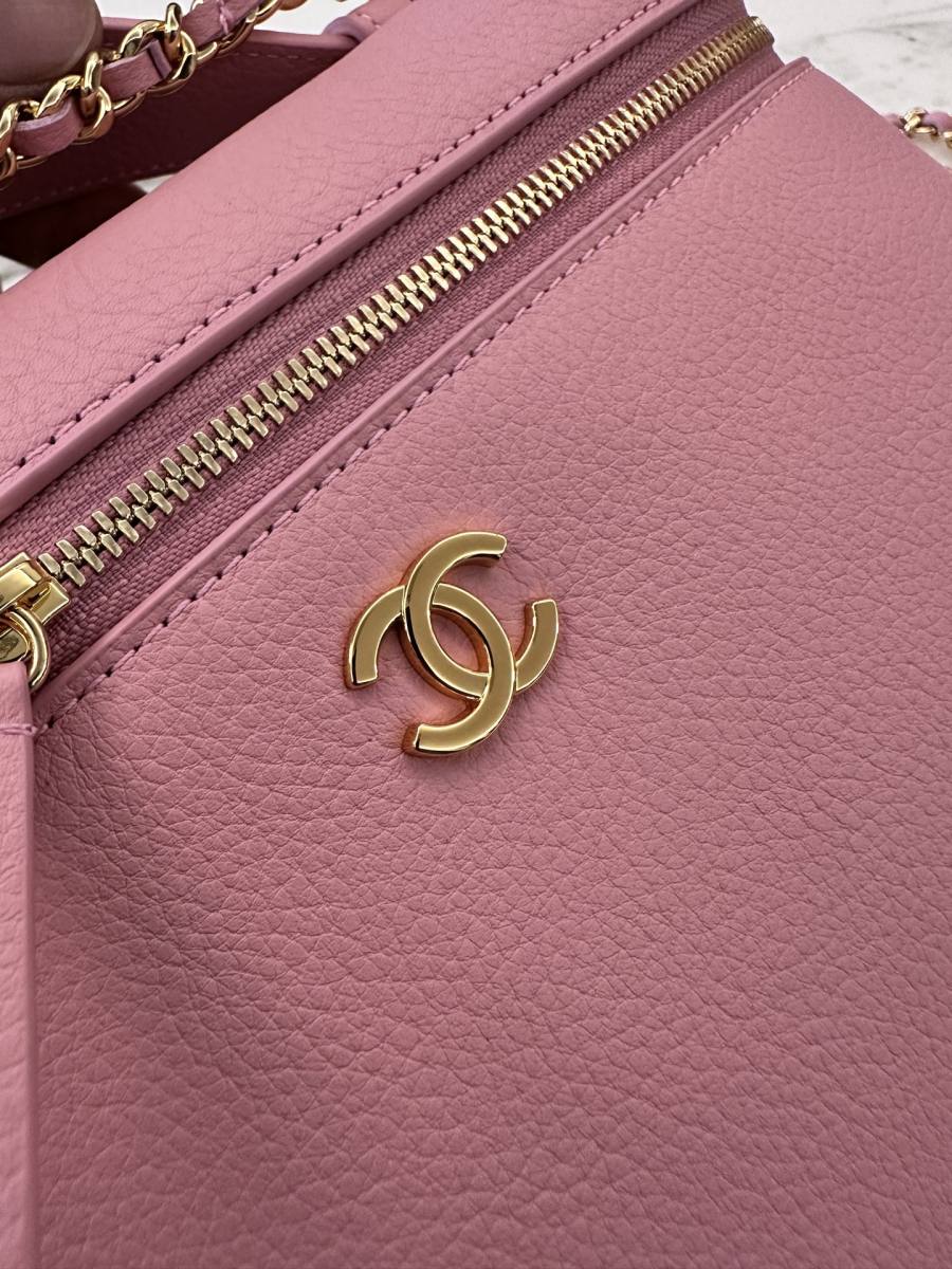Chanel Vanity with Chain AP5397 20 x 13 x 10 Pink 6051