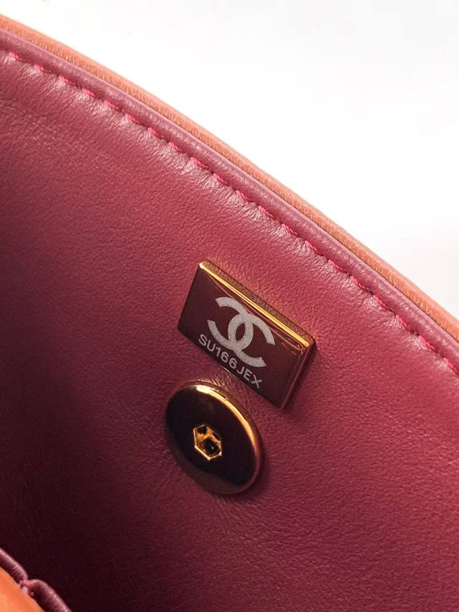 Chanel Wave Flap AS64978 23 x 14 x 7 1BBE