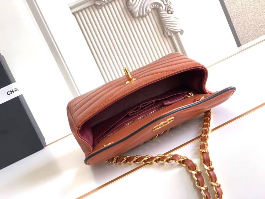 Chanel Wave Flap AS64978 23 x 14 x 7 1BBE