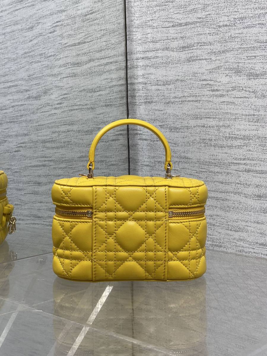 RP 3052000 Dior Bow Vanity Lambskin Small BA41 Small 18x12x8