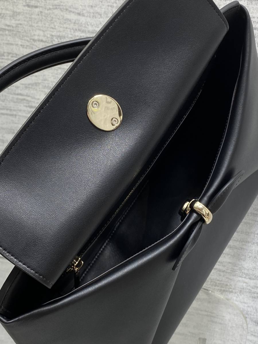 RP 3646000 Dior 2026 Bow Handle Bag Large B3E0 Large 30x22x12
