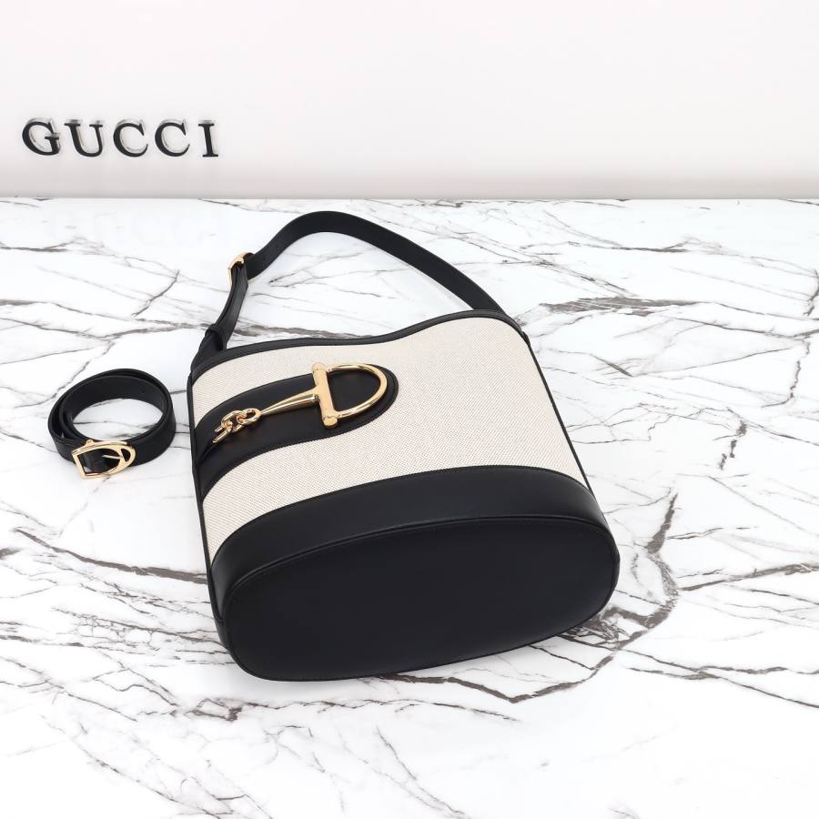 RP 2917000 Gucci 833660 White Canvas 26x27.5x11.5 833660 1B3B