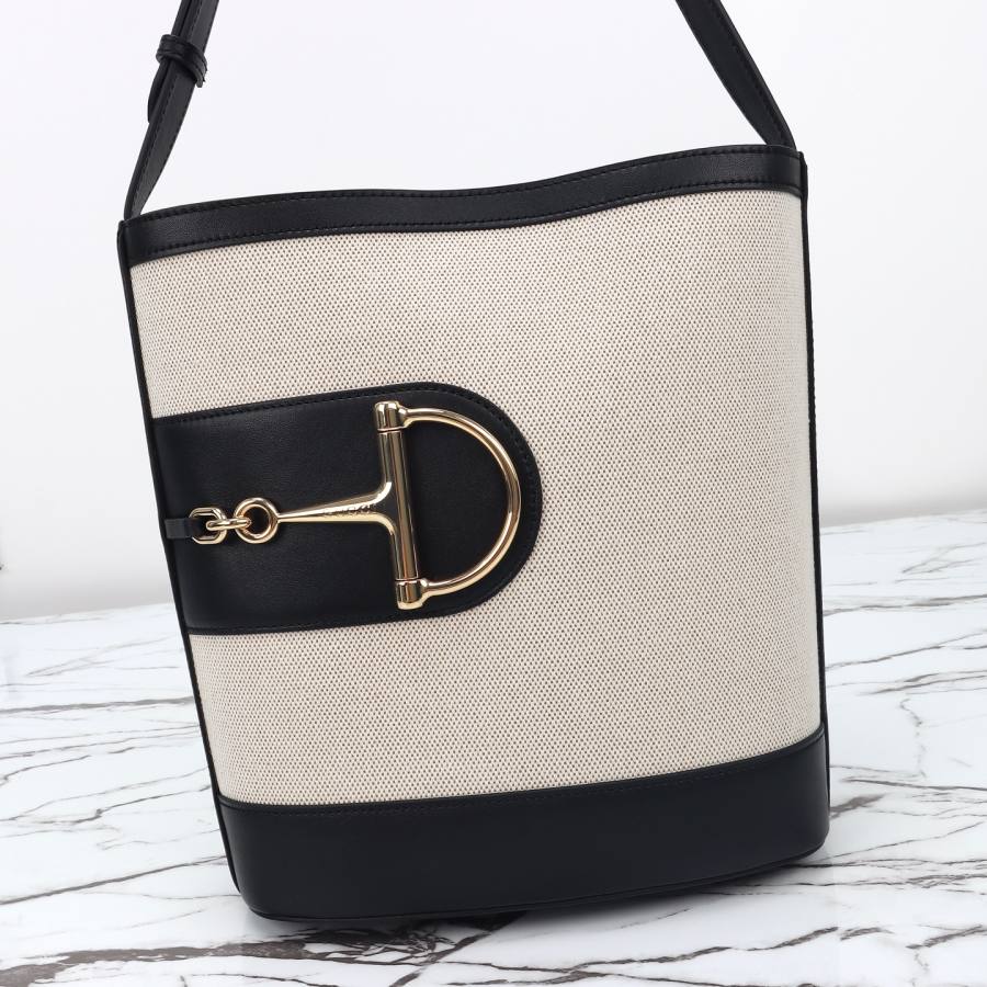 RP 2917000 Gucci 833660 White Canvas 26x27.5x11.5 833660 1B3B