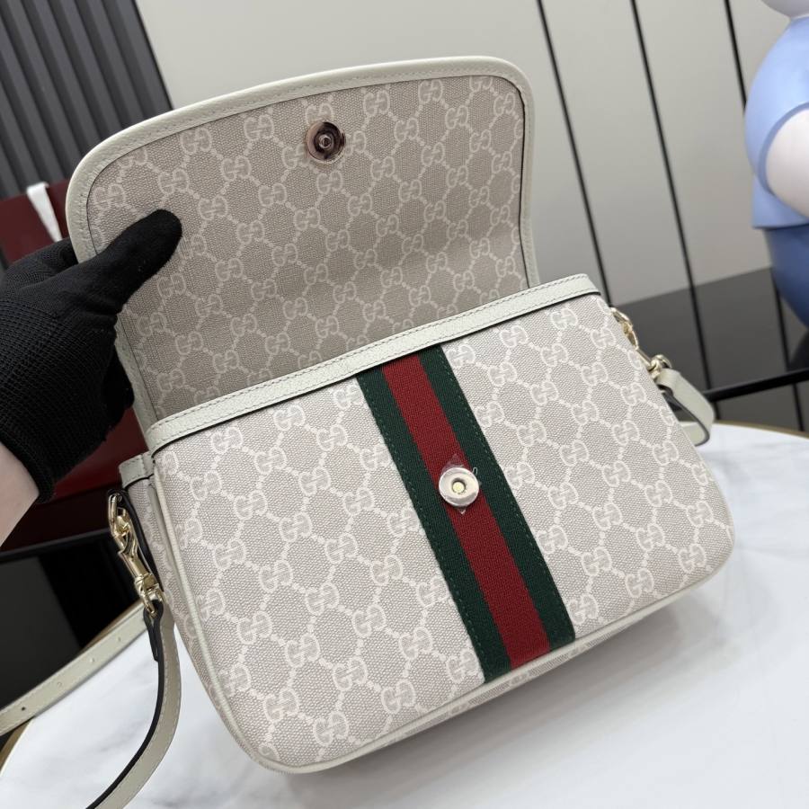 RP 2971000 Gucci 836842 24x17.5x11.5 836842 FEBD