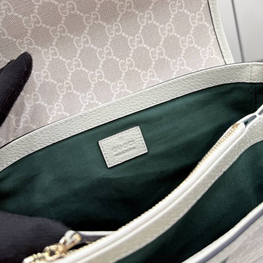 RP 2971000 Gucci 836842 24x17.5x11.5 836842 FEBD