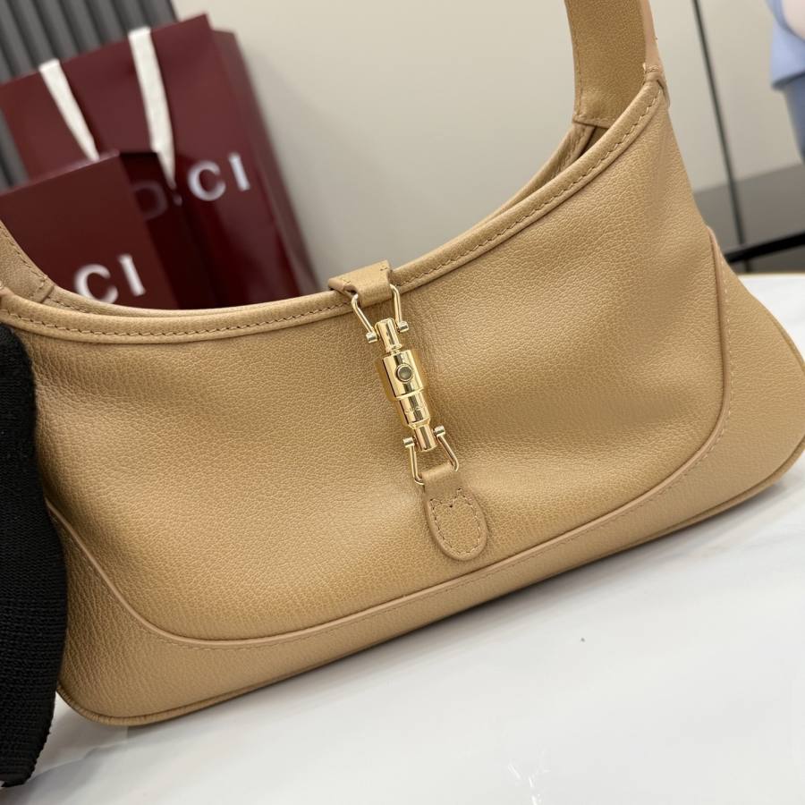 RP 3079000 Gucci Jackie Slim Medium 27x13x3.5 863137 D1B0