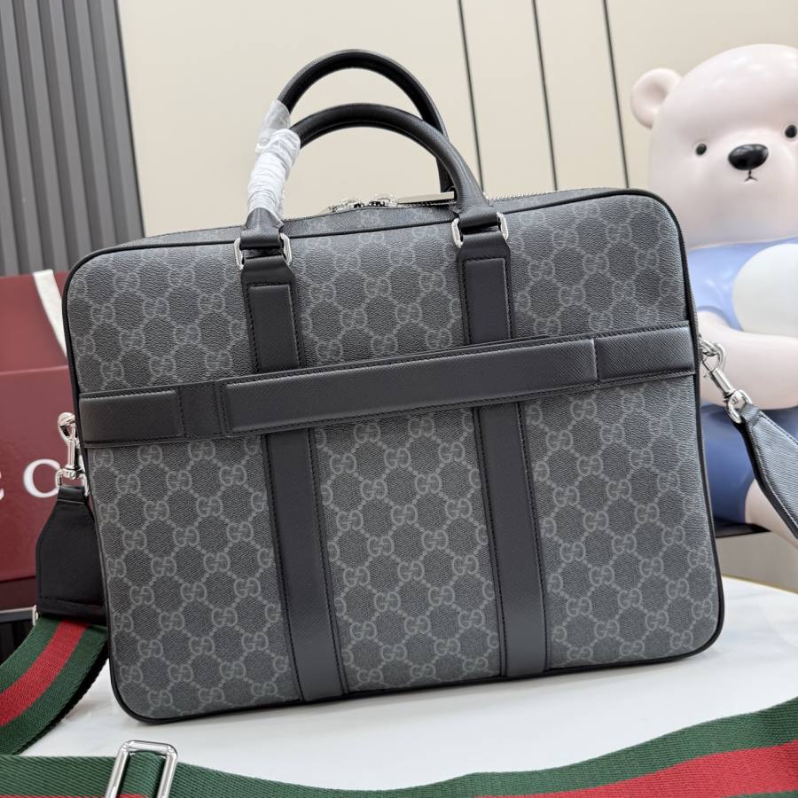 RP 3187000 Gucci Savoy Travel White 9A55