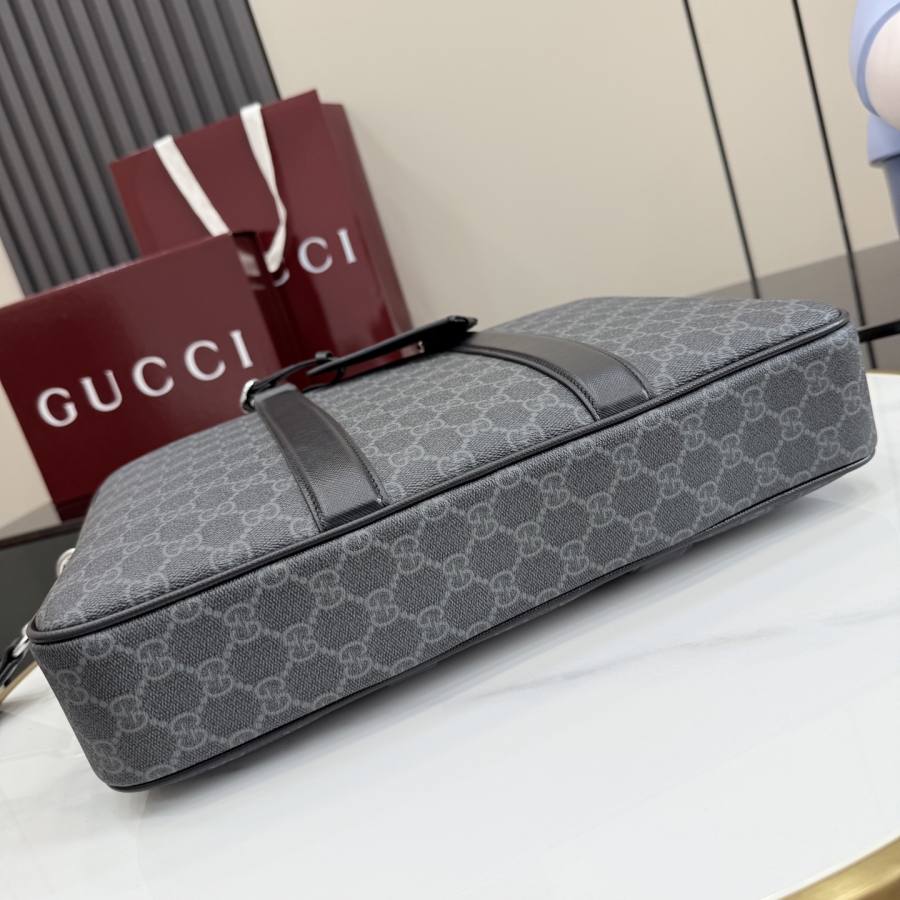 RP 3187000 Gucci Savoy Travel White 9A55