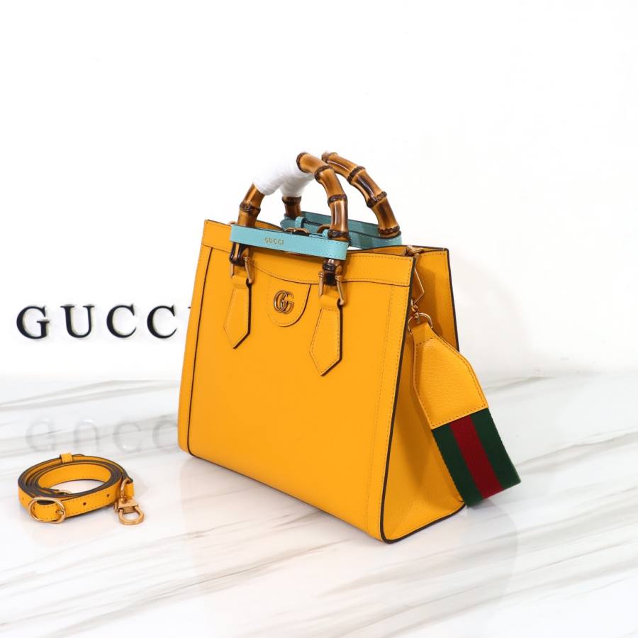 RP 3430000 Gucci Jackie 1961 Medium 27x24x11 702721 D7A2