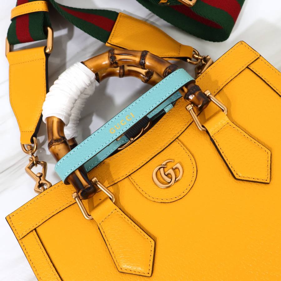 RP 3430000 Gucci Jackie 1961 Medium 27x24x11 702721 D7A2