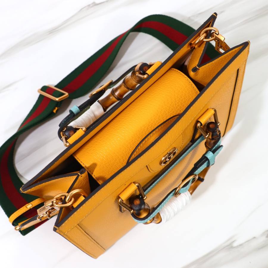 RP 3430000 Gucci Jackie 1961 Medium 27x24x11 702721 D7A2