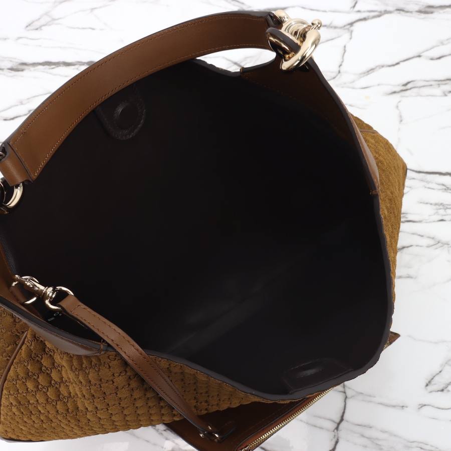 RP 3916000 Gucci Blondie 49x46x4 815924 718C