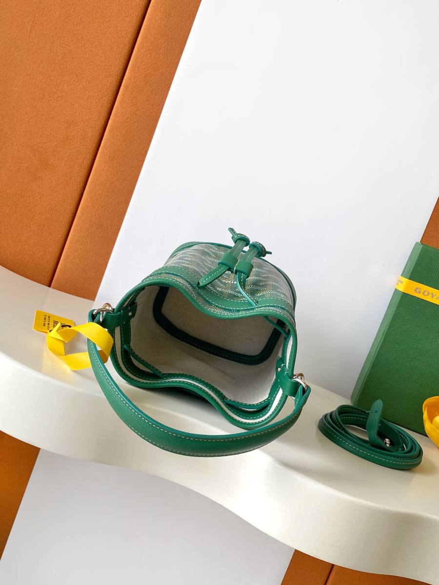 RP 2620000 Goyard Petit Flot Mini Bucket 16x16x10 7489