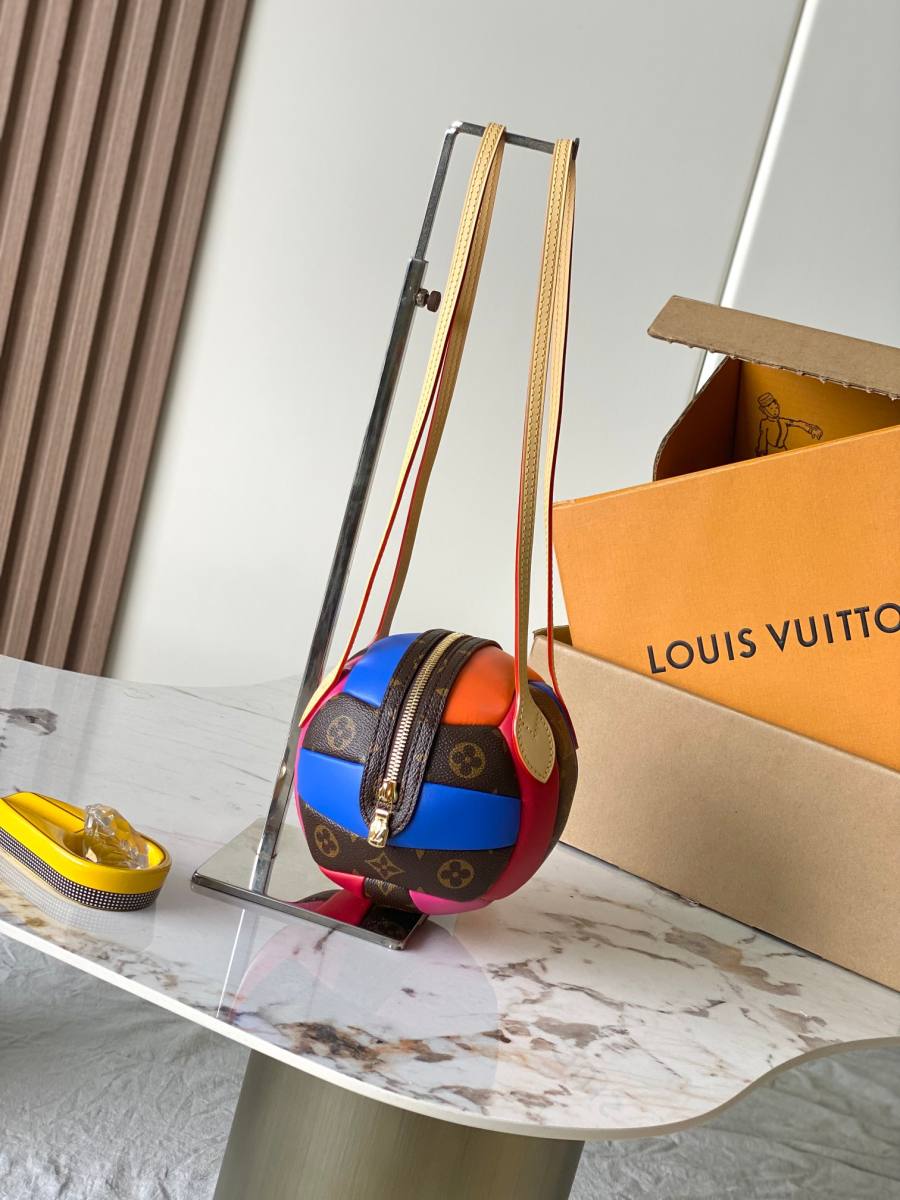Louis Vuitton Ace Bag M28938 26.5 x 26.5 F9DC