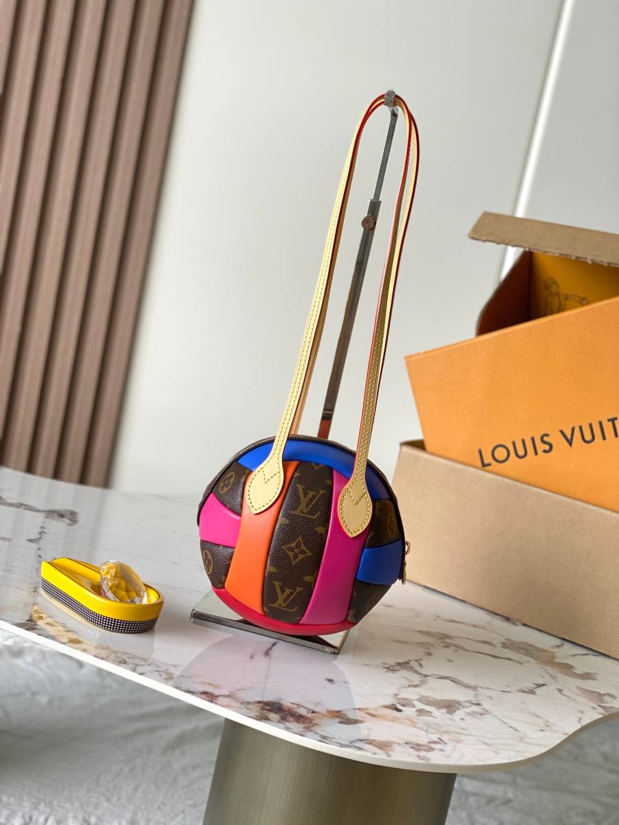Louis Vuitton Ace Bag M28938 26.5 x 26.5 F9DC