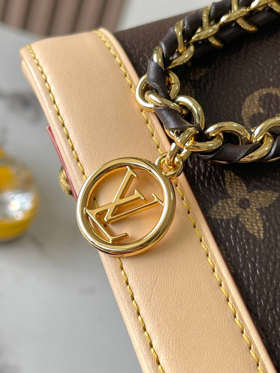 Louis Vuitton Alma M14933 18 x 12 x 8 3392