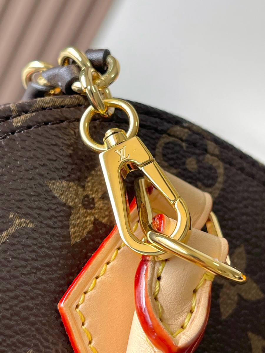 Louis Vuitton Alma M14933 18 x 12 x 8 3392