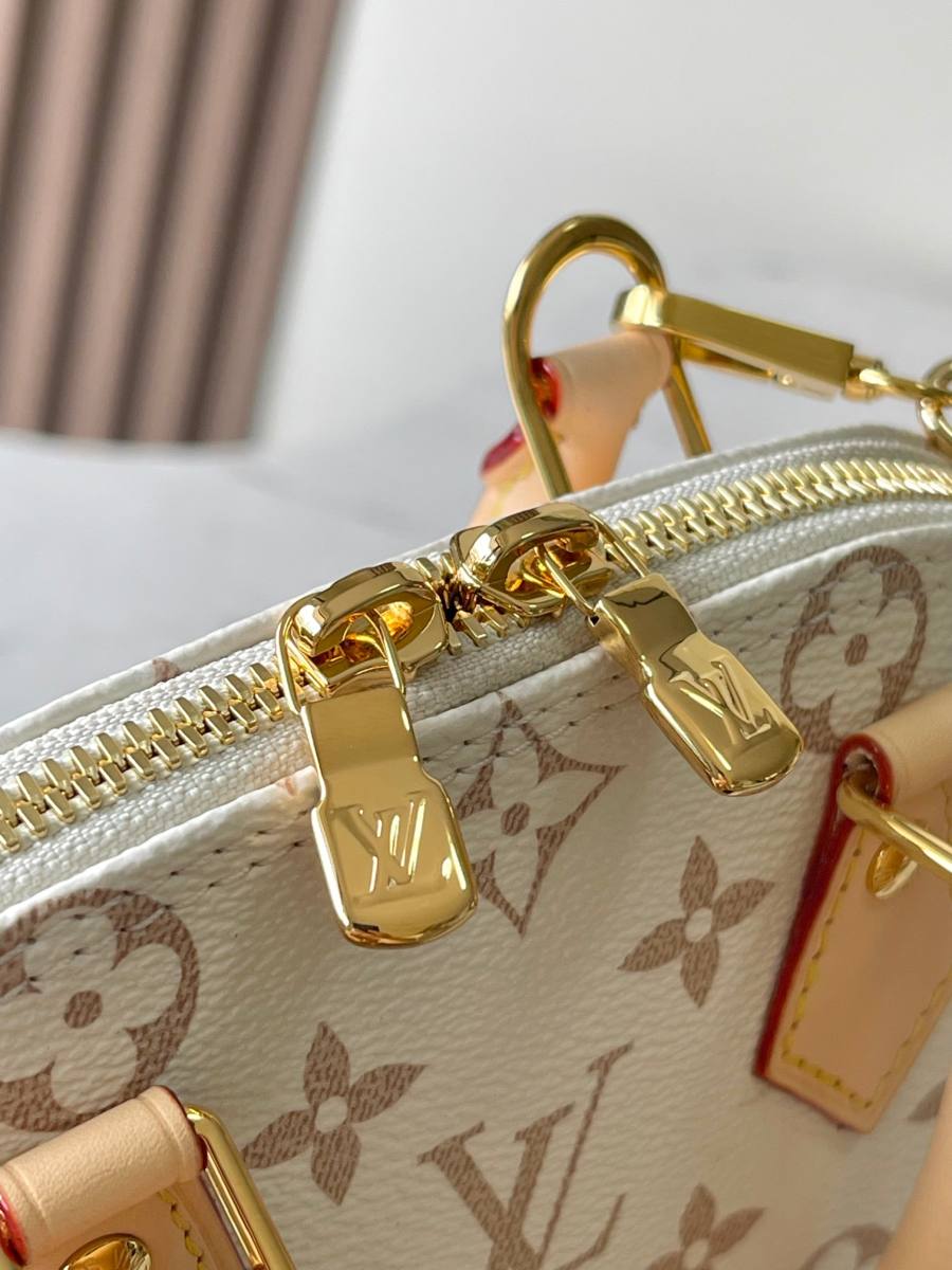 Louis Vuitton Alma M25529 18 x 12 x 8 BF16