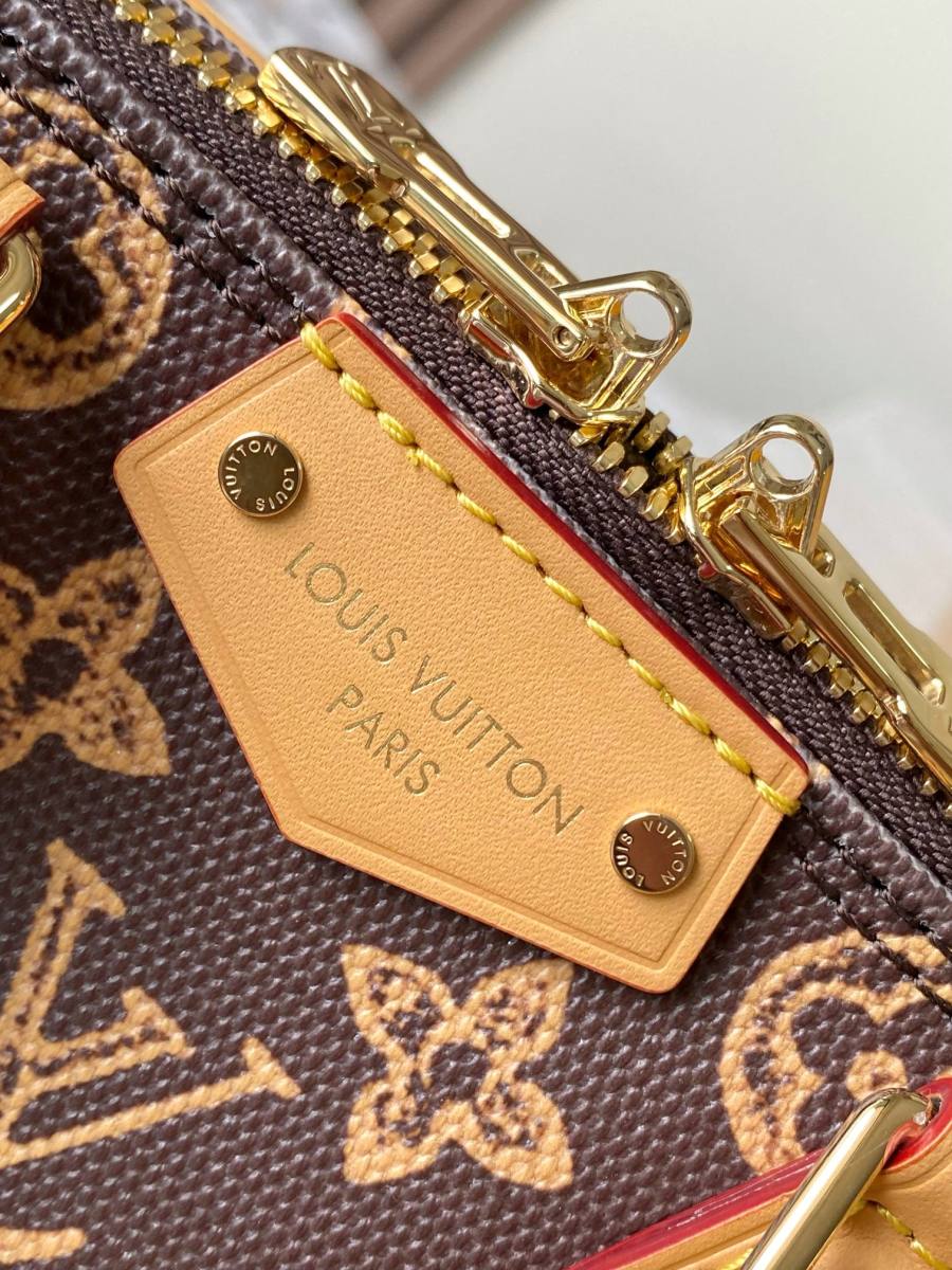 Louis Vuitton Alma Trunk BB M28105 22 x 19 x 11 0005