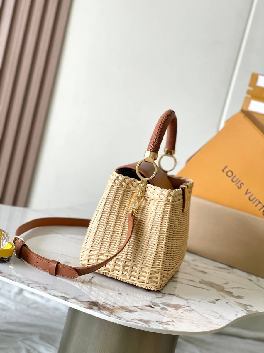 Louis Vuitton Capucines BB 4D85