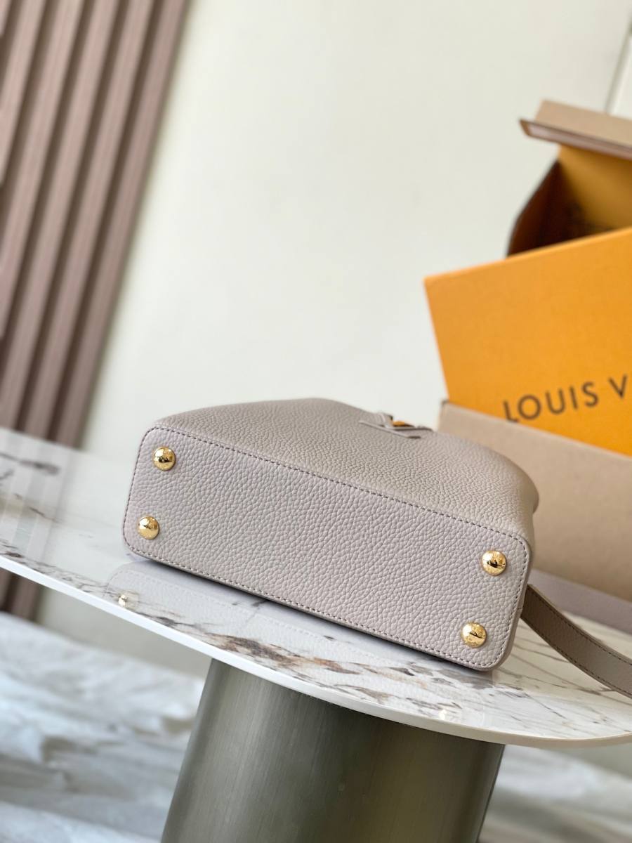 Louis Vuitton Capucines BB M24736 27 x 17.3 x 9 Grey CF39