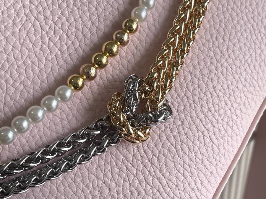 Louis Vuitton Capucines M27309 420E
