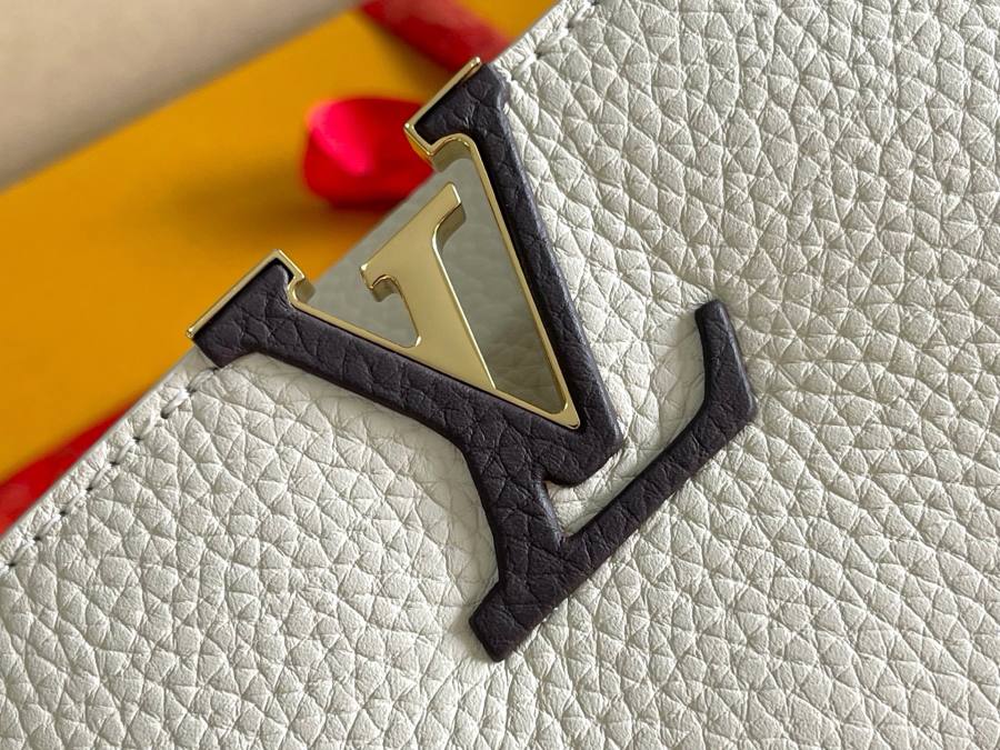 Louis Vuitton Capucines M29438 F16C