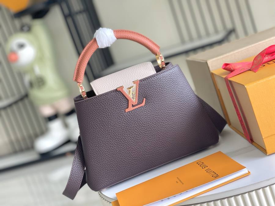 Louis Vuitton Capucines MM M12952 31.05 x 20 x 11 AA81