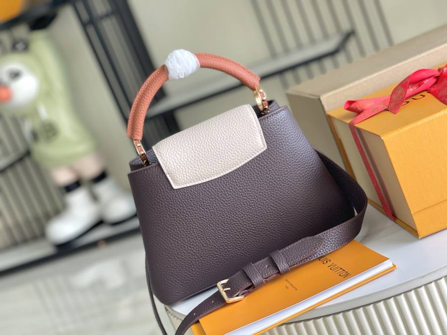 Louis Vuitton Capucines MM M12952 31.05 x 20 x 11 AA81