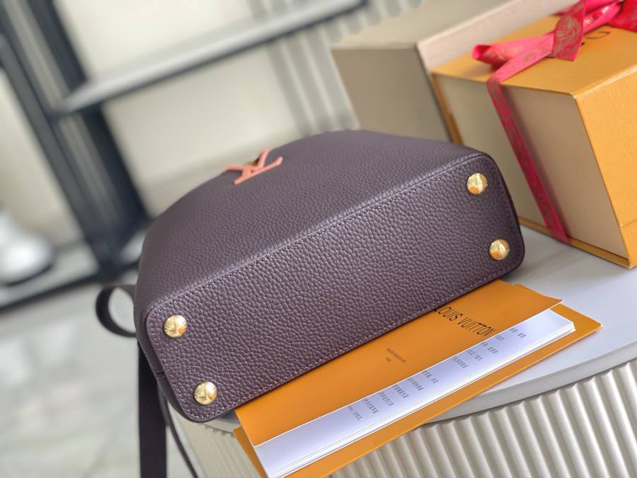 Louis Vuitton Capucines MM M12952 31.05 x 20 x 11 AA81