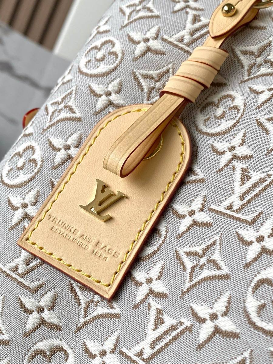 Louis Vuitton Carryall East-West M2A136 36 x 19 x 1 577F