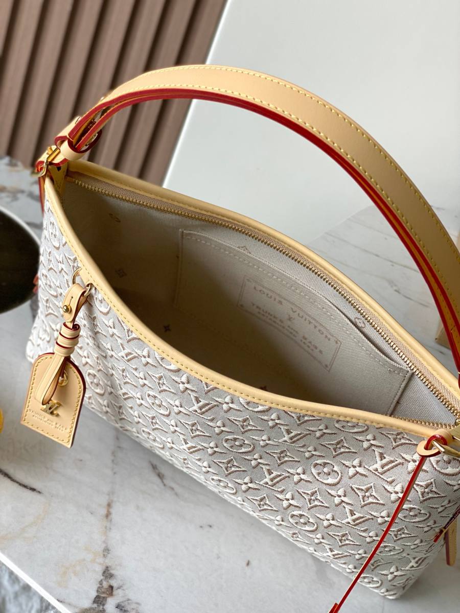 Louis Vuitton Carryall East-West M2A136 36 x 19 x 1 577F