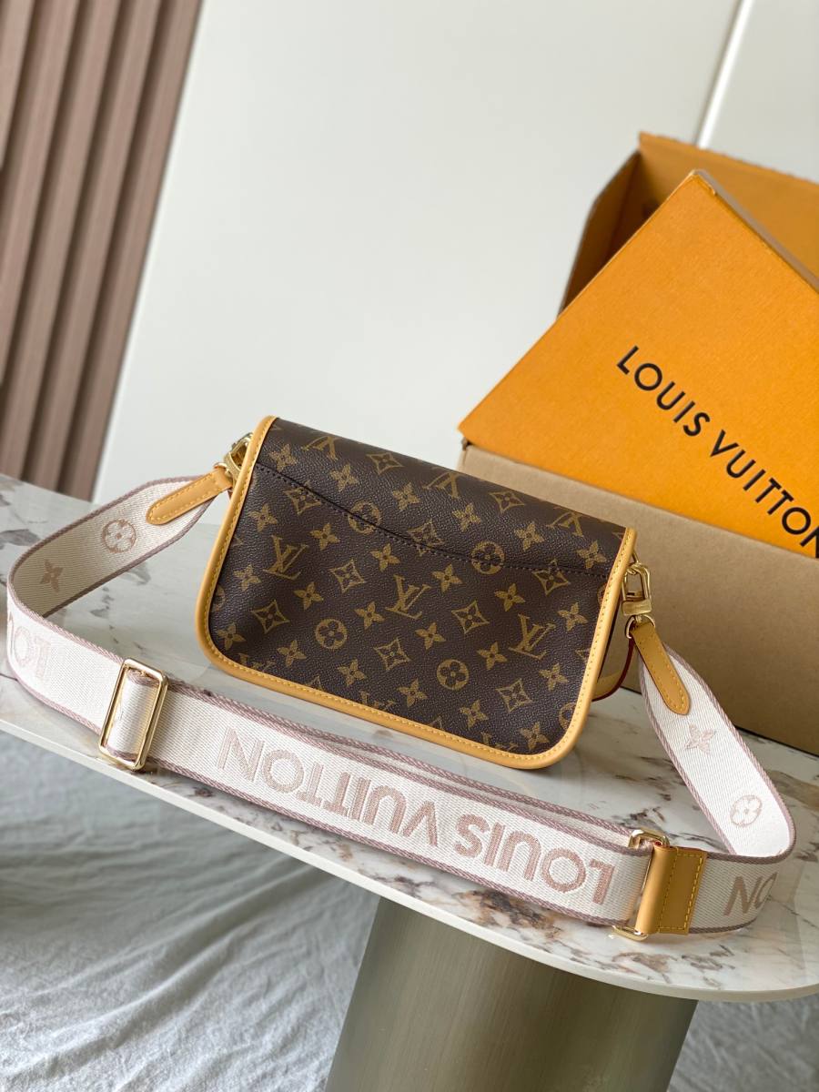 Louis Vuitton Diane M13035 24 x 15 x 9 0C39