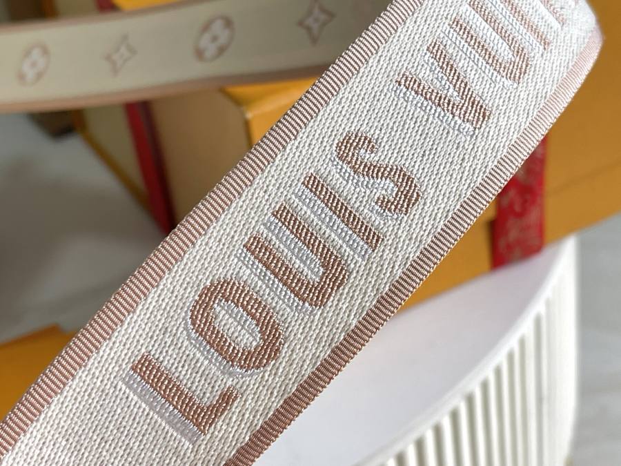 Louis Vuitton Diane M46388 23 x 16 x 8.5 721E