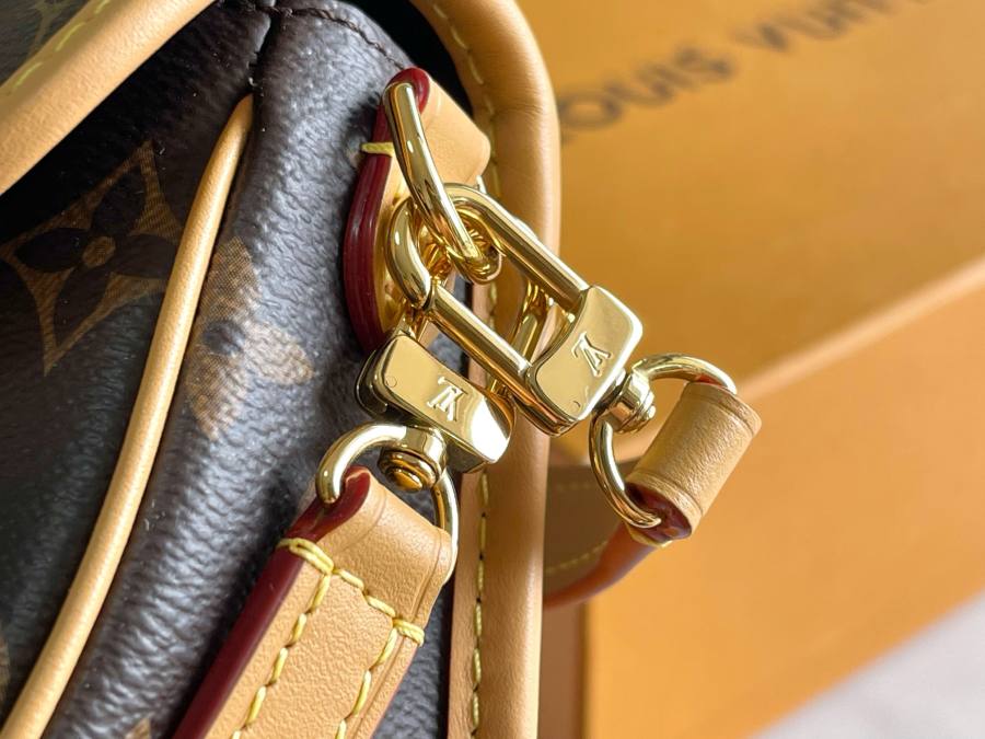 Louis Vuitton Diane M83566 19 x 10.5 x 6 Monogram A5B7