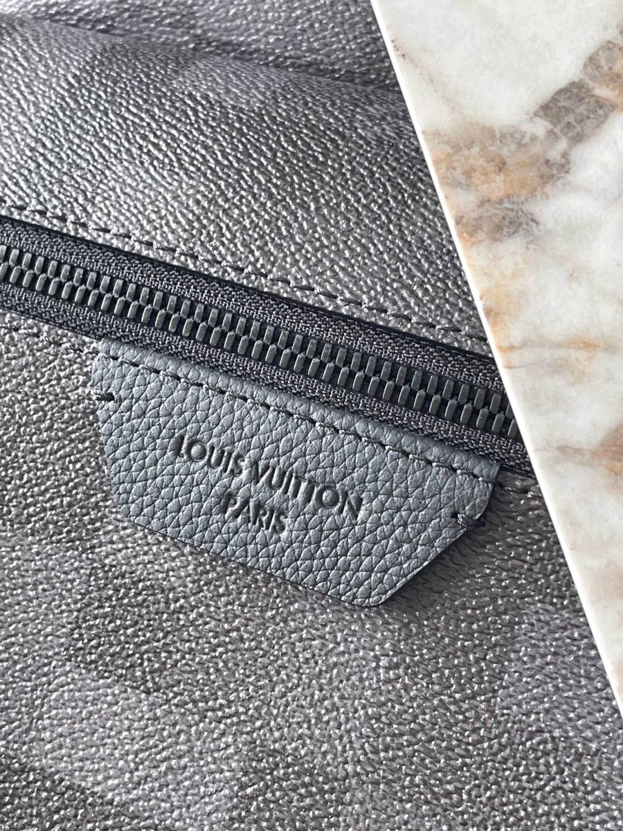 Louis Vuitton Discovery Backpack PM M28789 31 x 42 x 17 F635