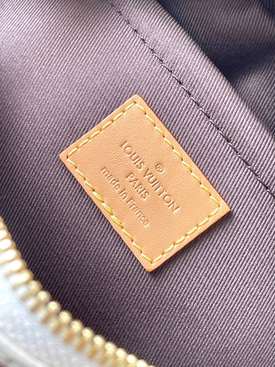 Louis Vuitton Envelope 7B13