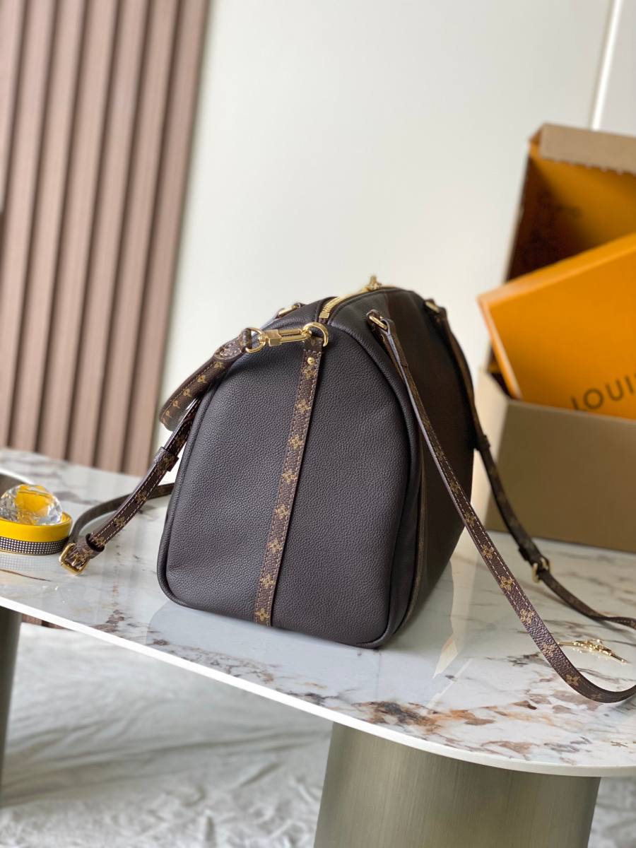 Louis Vuitton Express MM M26397 36 x 24 x 18.5 B508