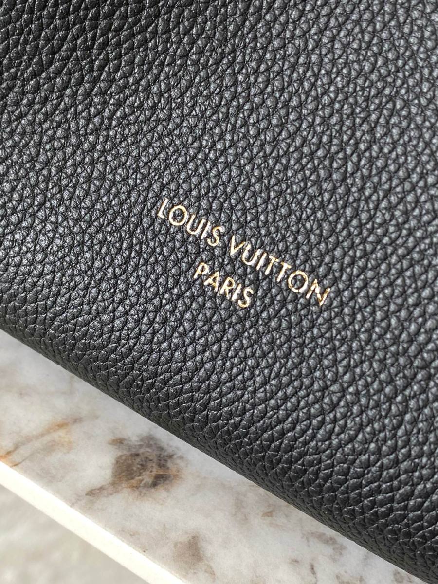 Louis Vuitton Express Travel M26037 45 x 20 x 27 Black 3D9E