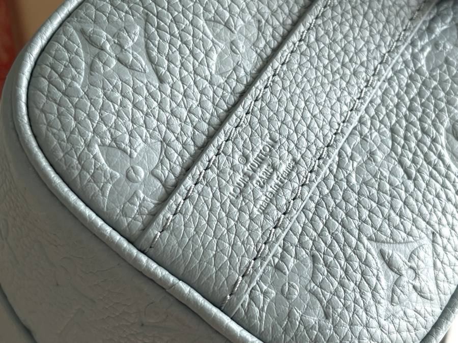 Louis Vuitton Keepall Bandoulière 25 M13866 25 x 15 x 11 3D3D
