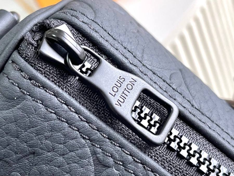 Louis Vuitton Keepall Bandoulière 25 M20900 25 x 15 x 11 285C