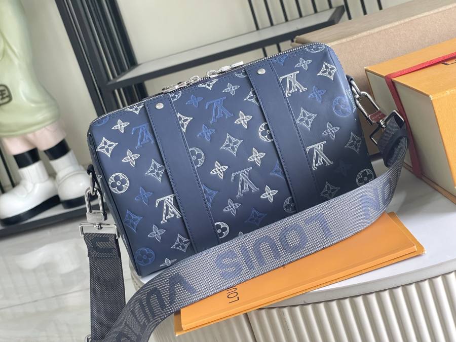 Louis Vuitton Keepall Bandoulière 25 M28617 27.5 x 16.5 x 15 E469