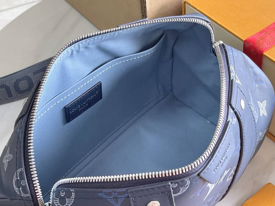 Louis Vuitton Keepall Bandoulière 25 M28617 27.5 x 16.5 x 15 E469